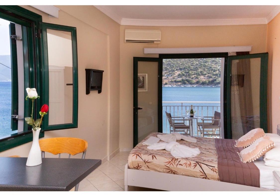 Poseidon Apartments Agia Efimia エクステリア 写真