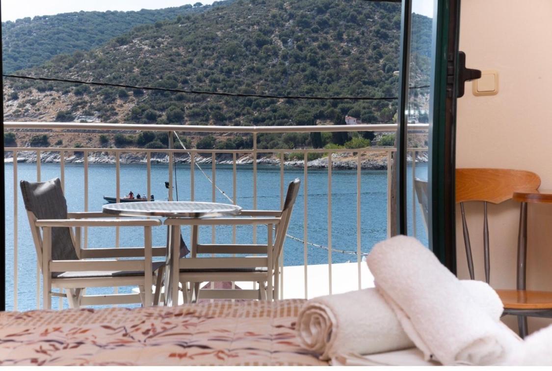 Poseidon Apartments Agia Efimia エクステリア 写真