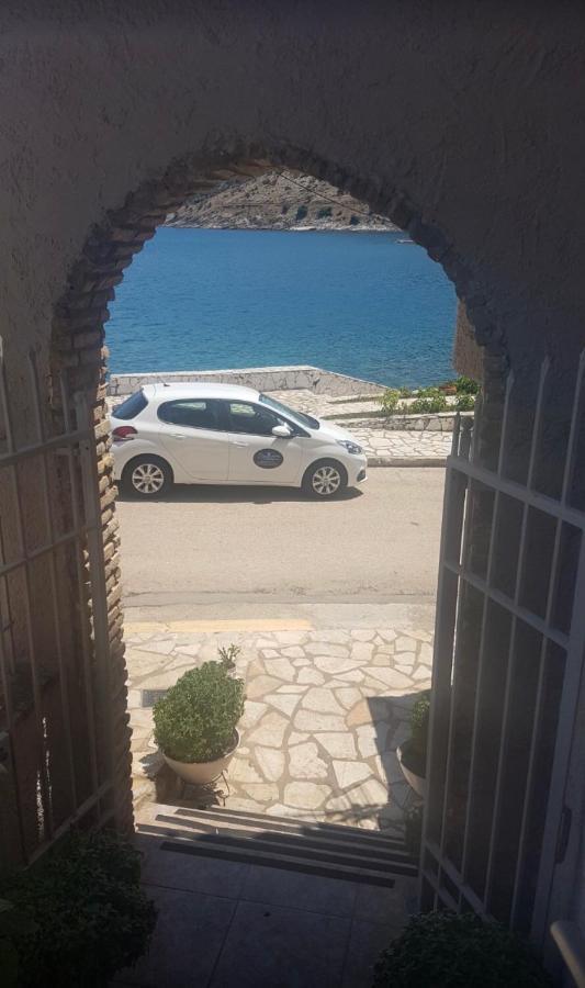 Poseidon Apartments Agia Efimia エクステリア 写真